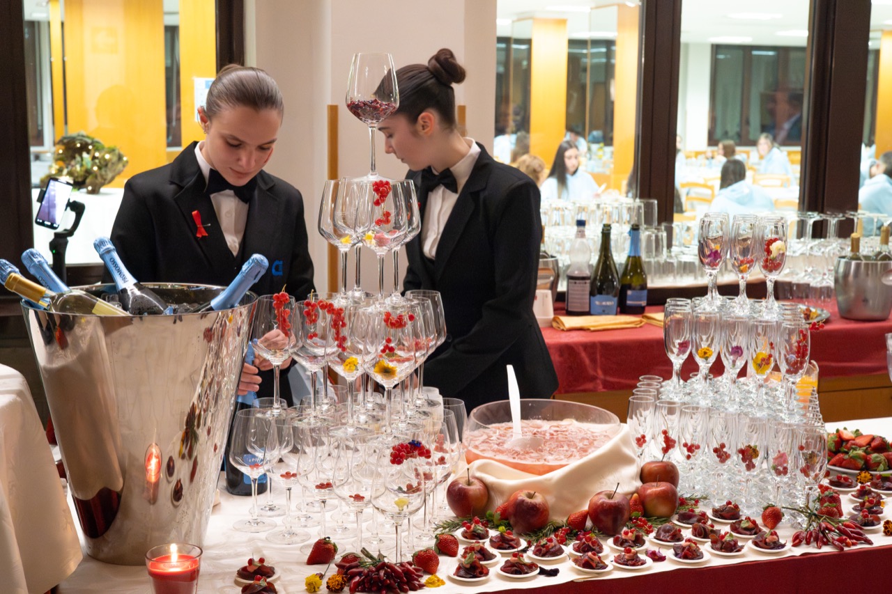 CasargoViolDonne__4_.jpg (326 KB)