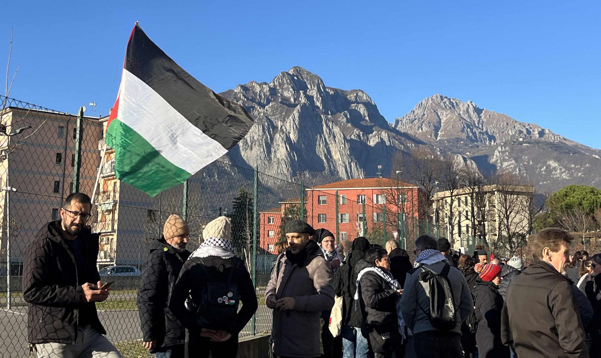 stopgenocidio_4.jpg (530 KB)