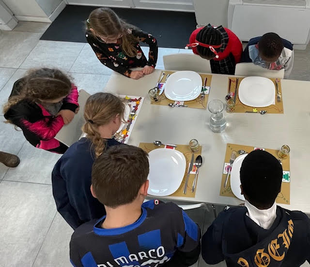 tavolacasacarita2.jpg (55 KB)