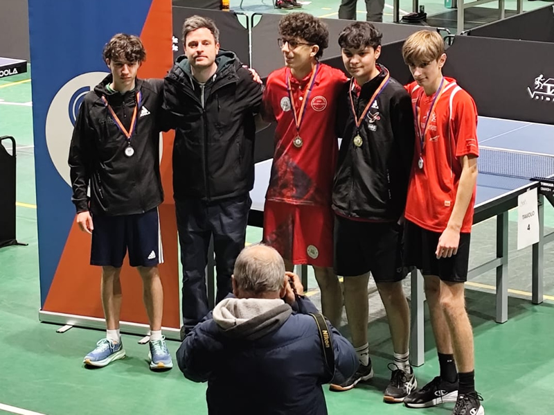 tennistavoloabbadia__3_.jpg (276 KB)