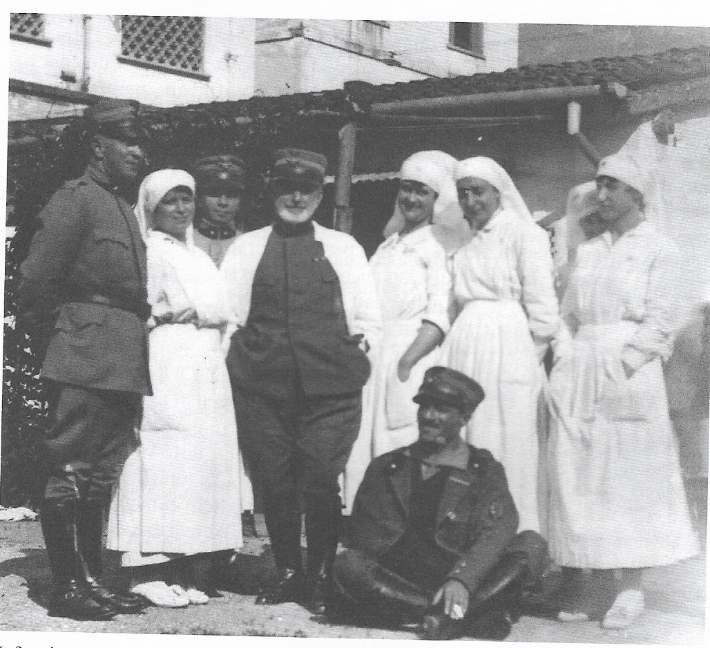 Grnde_guerre_Infermiere_e_soldati_a_Lecco_.jpg (380 KB)