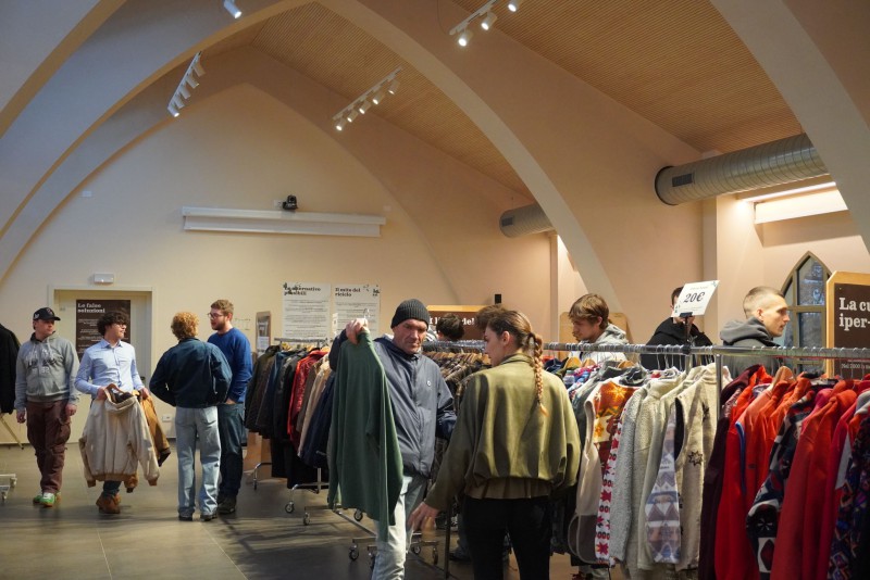 Revolution-moda_sostenibile-13.jpg (100 KB)