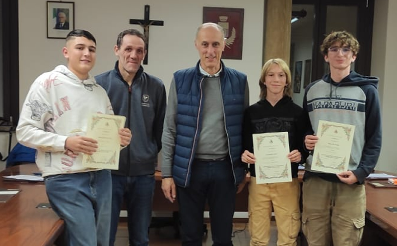 carennoborsestudio.jpg (183 KB)