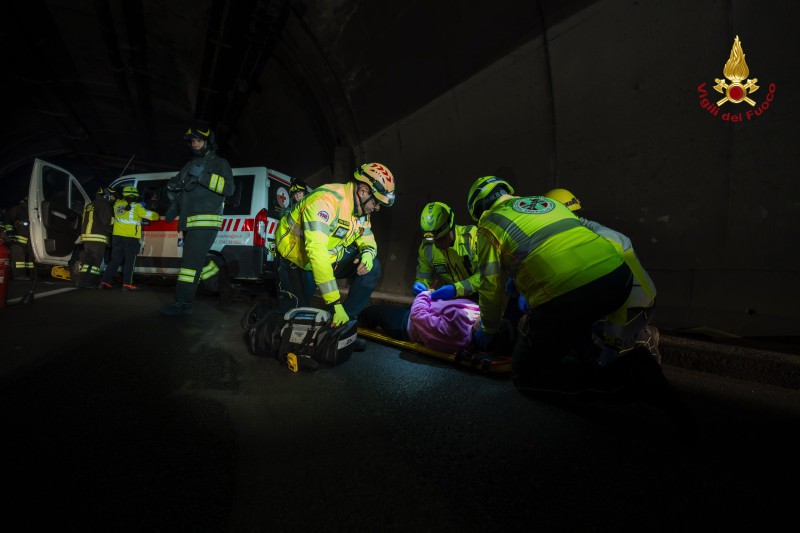 esercitazionegalleria14.jpg (60 KB)