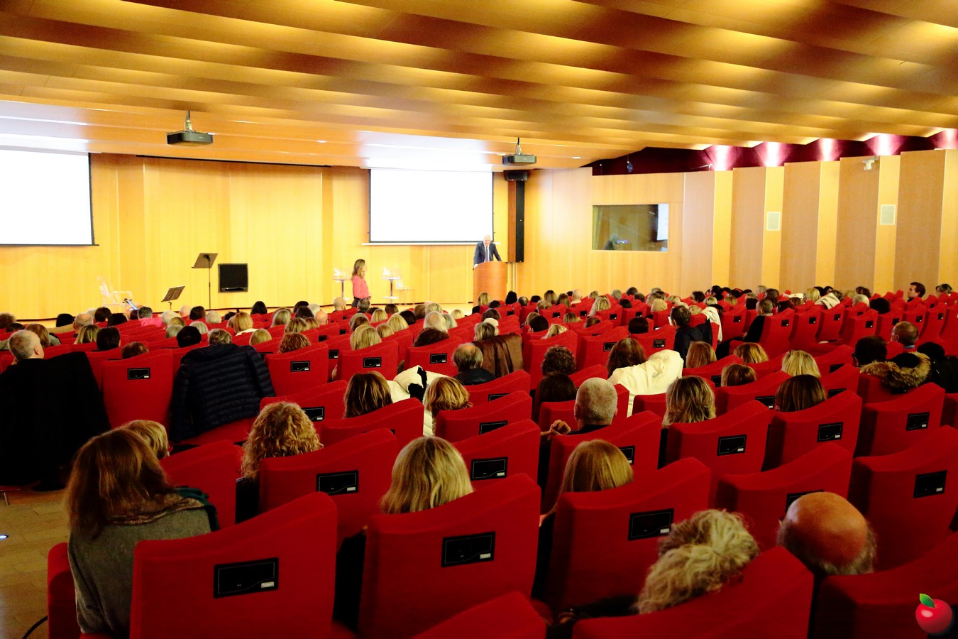 leccoagatha0001.jpg (272 KB)