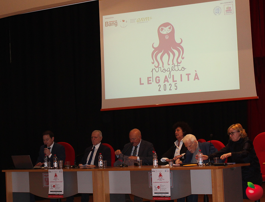 leccolegalita1.jpg (236 KB)