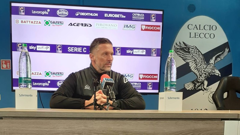 calciolecco_conferenza.jpg (90 KB)