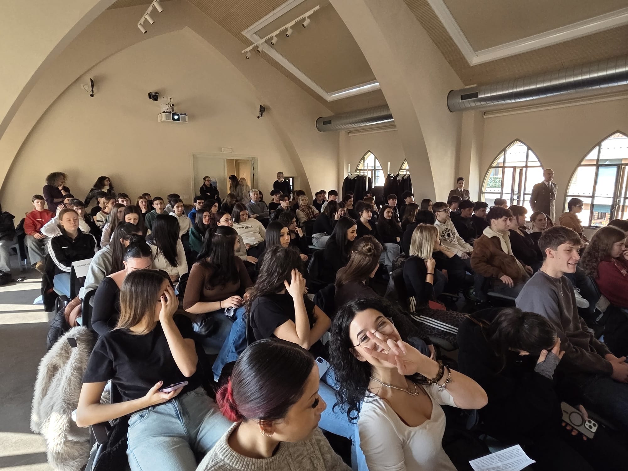 LcCalendarioEsercito3.jfif (307 KB)