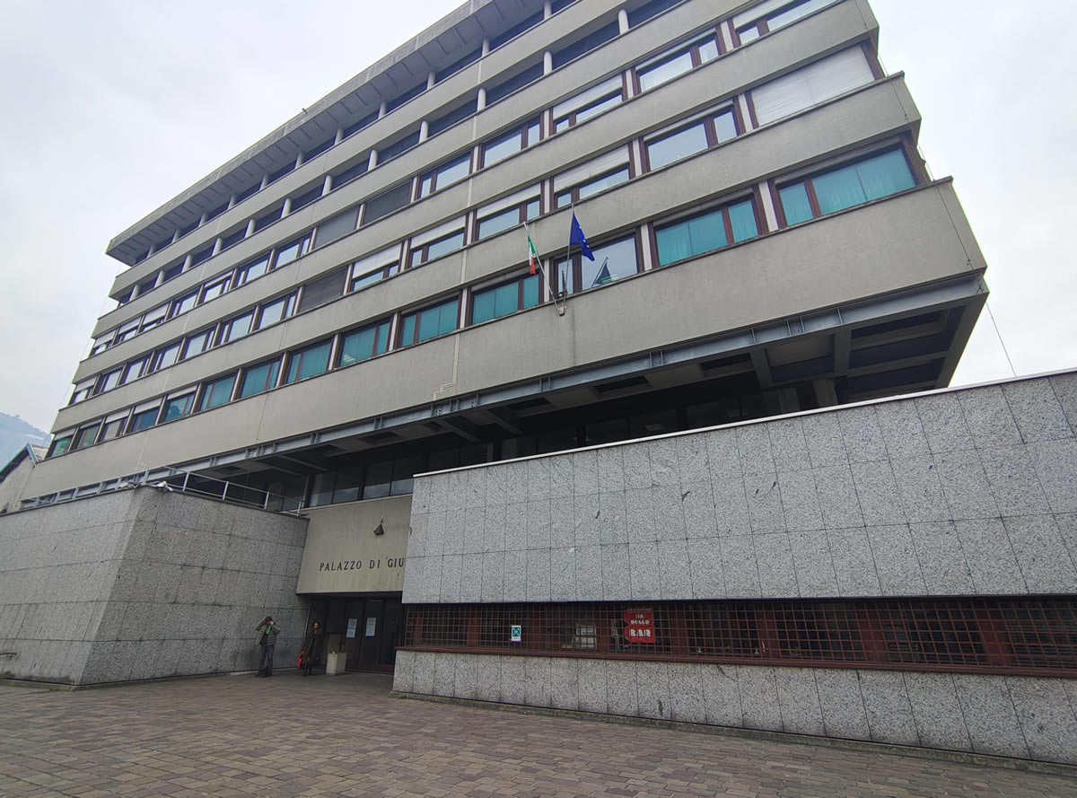 como-tribunale1.jpg (193 KB)