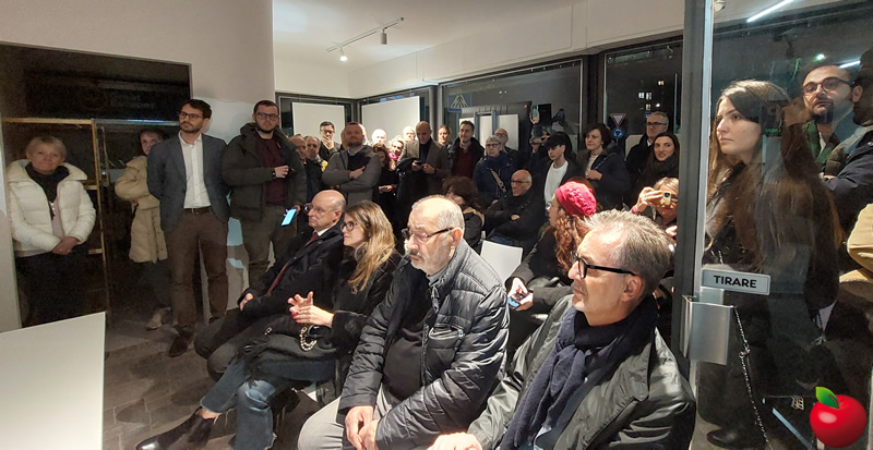 gattinonisede__2_.jpg (147 KB)