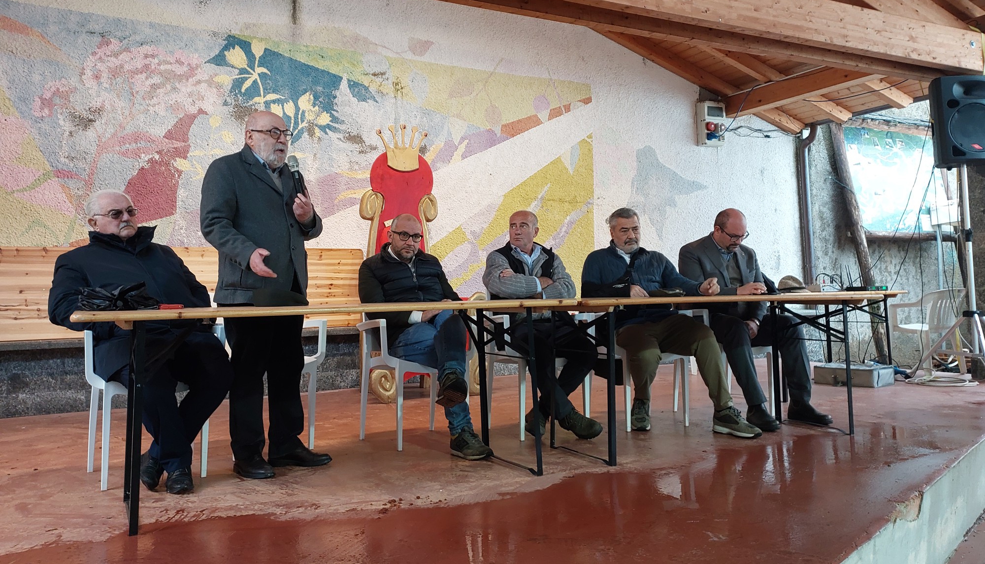 Tavolo_1.jpg (1.44 MB)