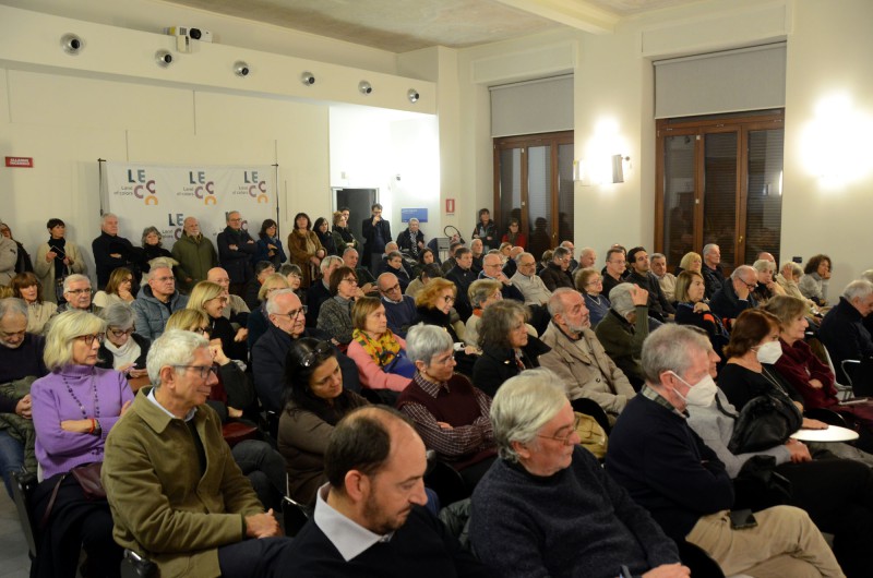 FINZIONI_2.jpg (99 KB)