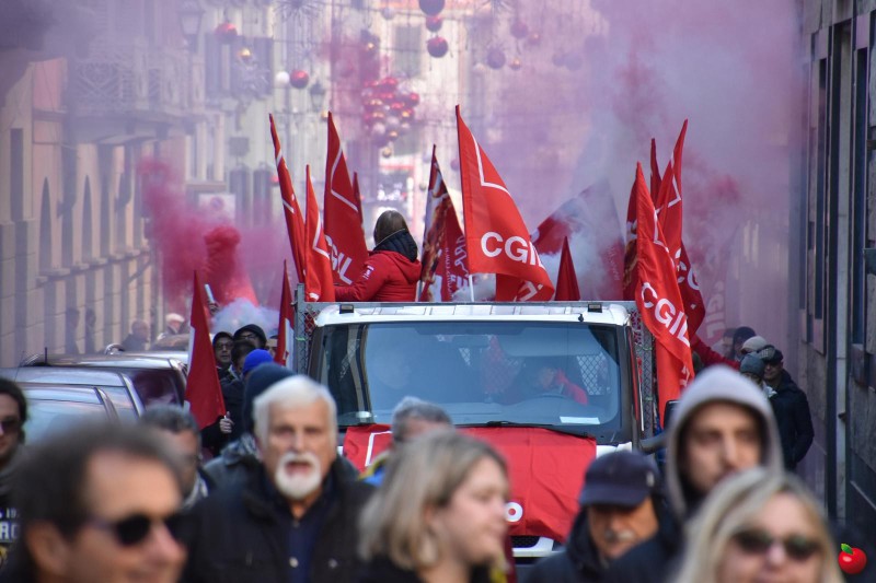 sciopero1212__30_.jpg (89 KB)