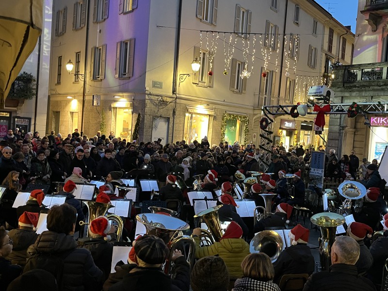 Lecco-Tuba_Sotto_Albero-25.jpg (164 KB)