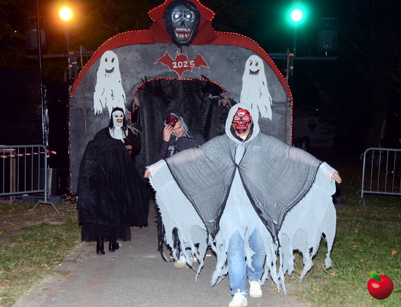 HALLOWEEN_76.jpg (391 KB)