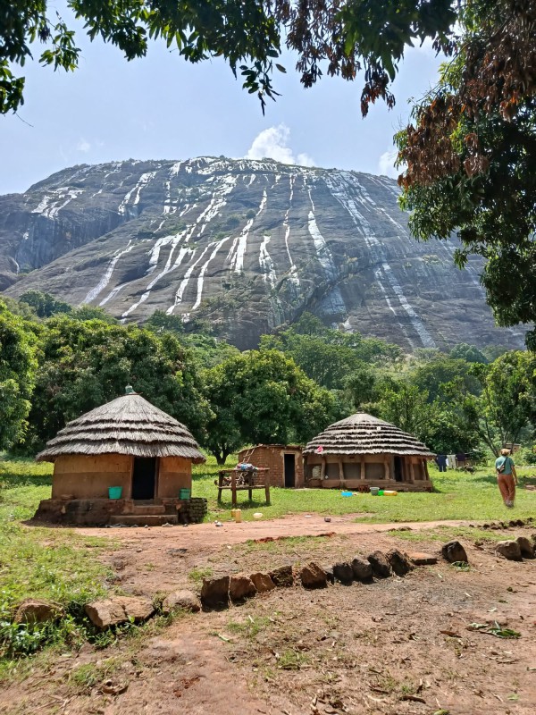 Villaggio.jpg (201 KB)