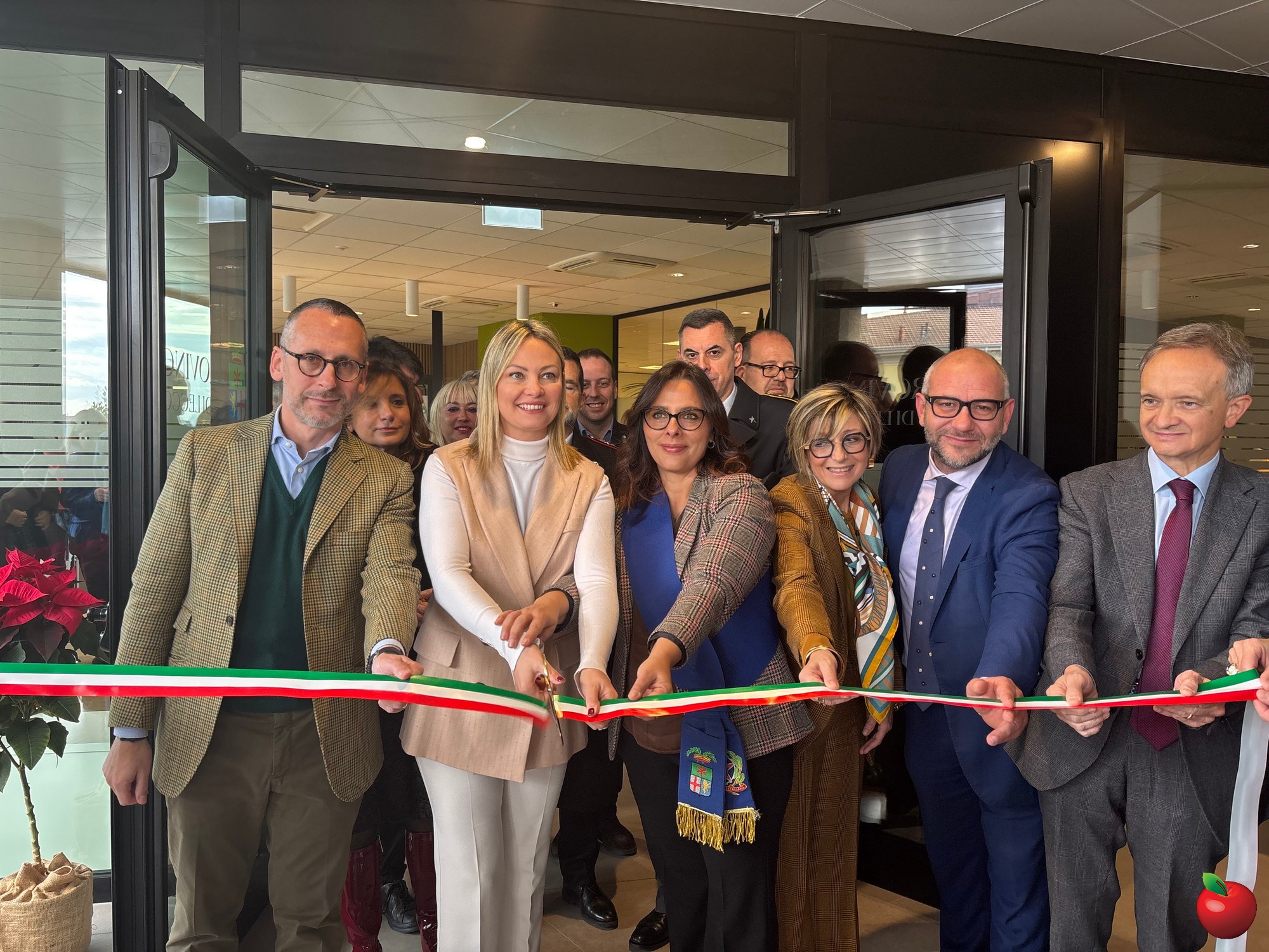 IMG_0126.jpg (748 KB)