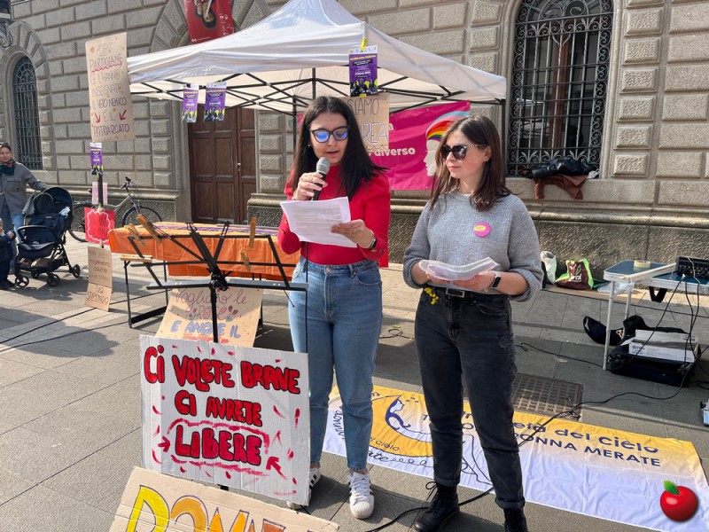 Lecco-8_marzo-37.jpg (170 KB)