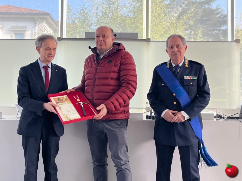 IMG_9060.jpg (102 KB)