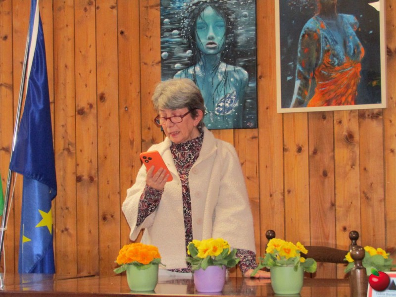 Lettura_poesie_3.jpg (113 KB)