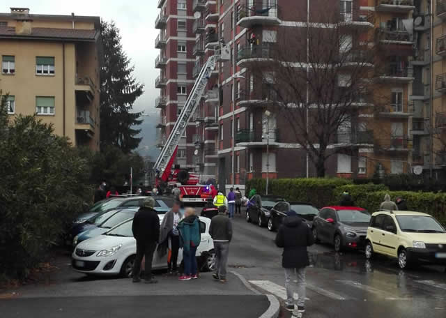 Malgrate Rientrate Le Famiglie Evacuate Per L Incendio In Via Polvara