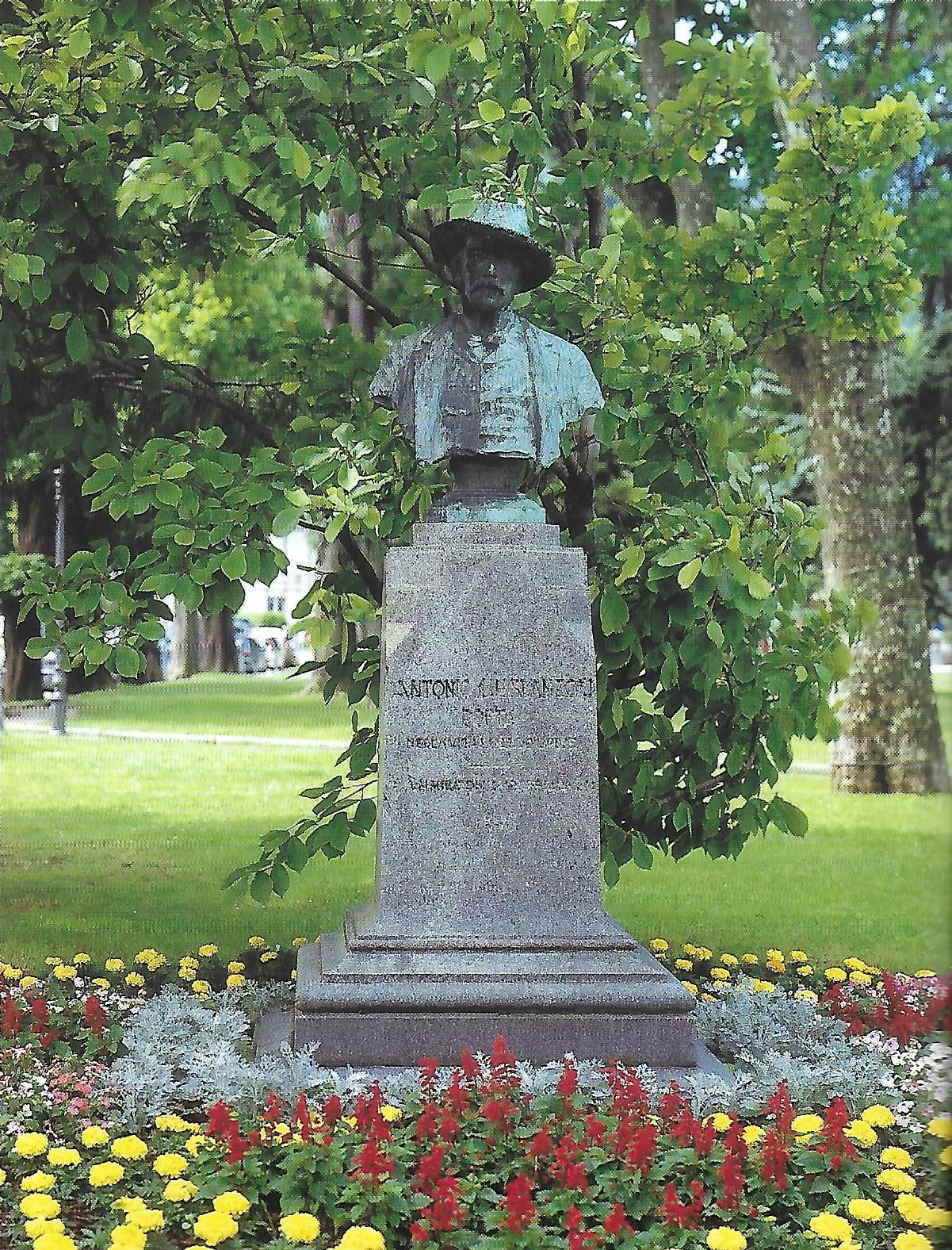 Busto_di_Ghislanzoni_sul_lungolago_di_Lecco.jpg (977 KB)