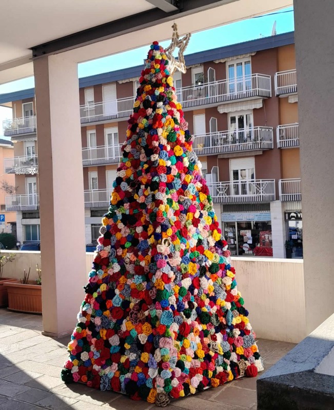 alberoabbraccio.jpg (163 KB)