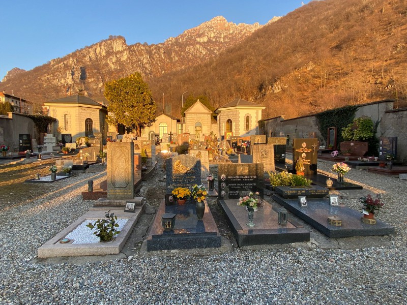 cimitero_Ballabio_Inferiore.jpeg (191 KB)