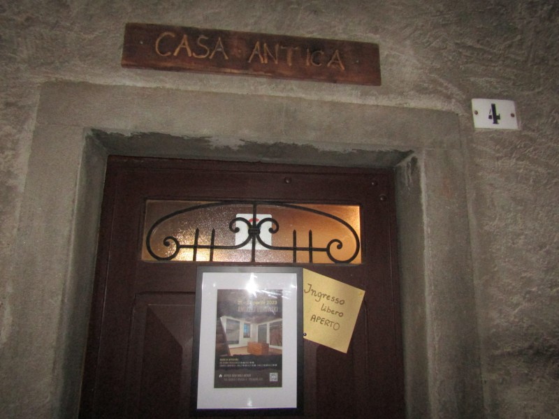 Entrata_casa_antica.JPG (94 KB)