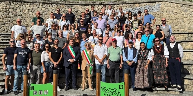 Foto_di_gruppo-1.jpg (210 KB)