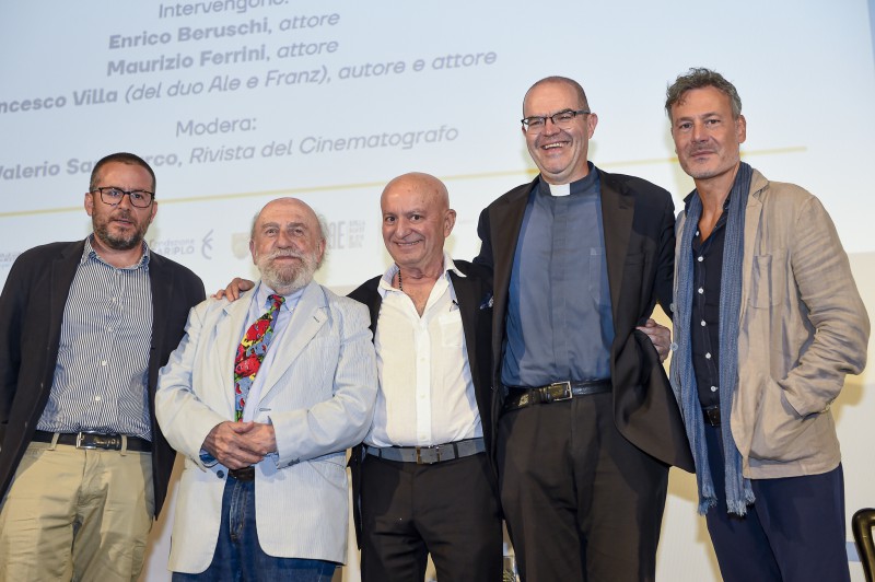 Enrico_Beruschi,_Maurizio_Ferrini,_Francesco_Villa__Franz__con_mons._Davide_Milani_e_Valerio_Sammarco__ph._Stefano_Micozzi_.jpg (91 KB)